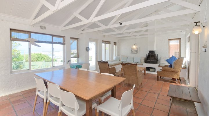 The Pink Palace - Sea View