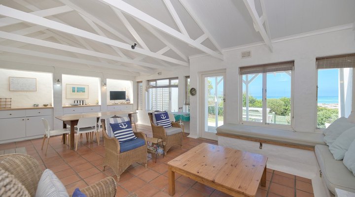 The Pink Palace - Sea View