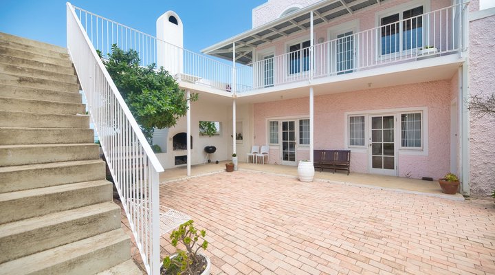 The Pink Palace - Sea View