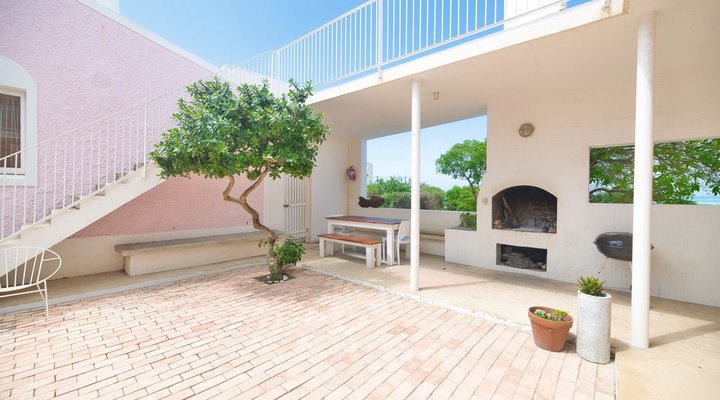 The Pink Palace - Sea View