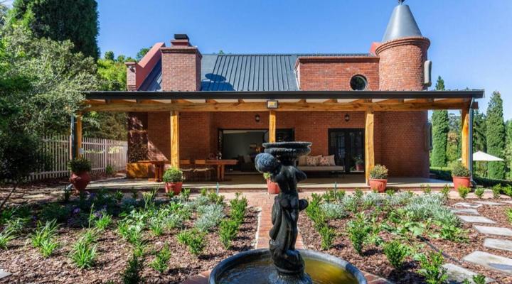 Orchard Cottage at Devon Castle