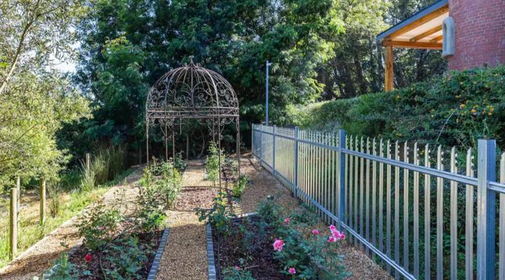 Orchard Cottage at Devon Castle