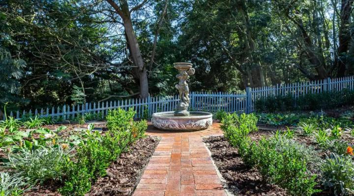 Orchard Cottage at Devon Castle