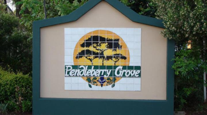 86 Pendleberry Holiday Grove