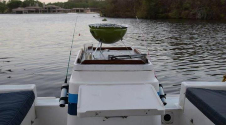 Old Willow No 7 Houseboat Charters