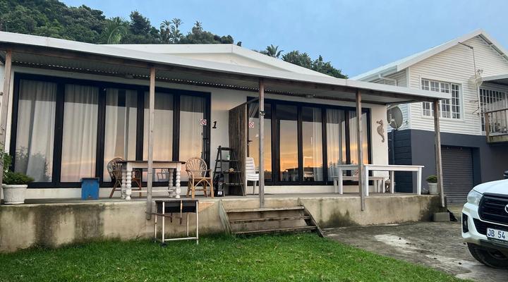 Linga Futhi Beach Cottages