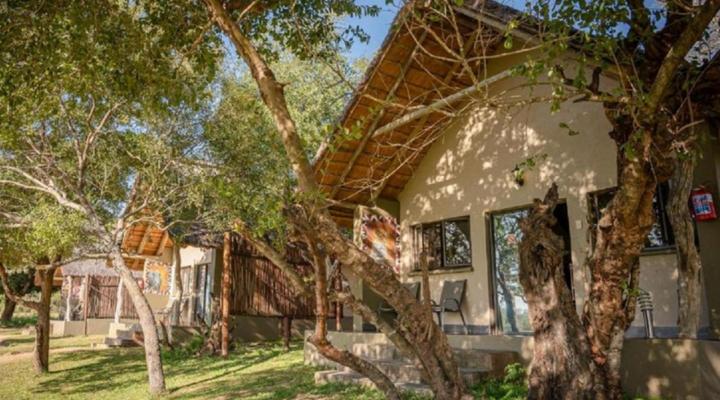 Umkumbe Safari Lodge Riverside