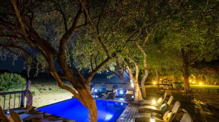 Umkumbe Safari Lodge Riverside