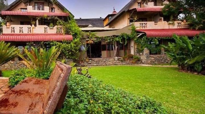 River House Guest Lodge