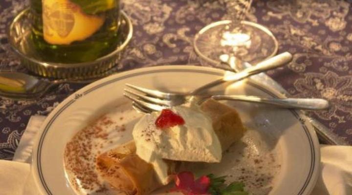 River House Guest Lodge