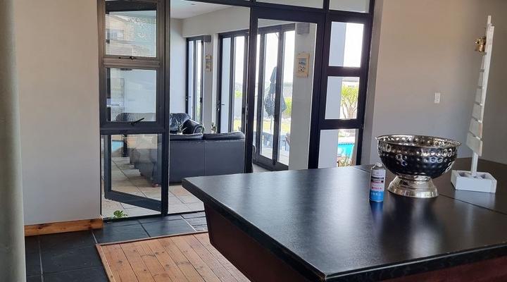 Langebaan Holiday House on Park