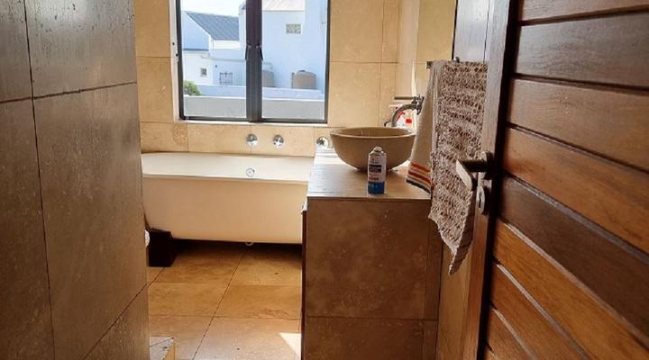 Langebaan Holiday House on Park