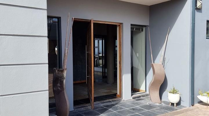 Langebaan Holiday House on Park