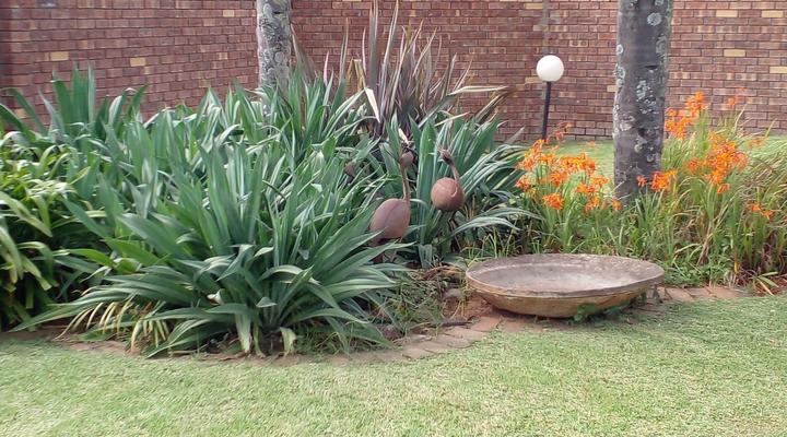 Sundowner Lodge and Caravan Park