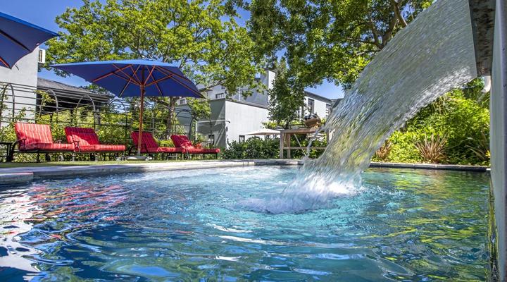 La Fontaine Guest House