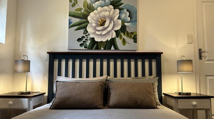 Big Fish Seaside Cottage. Sleeps 10