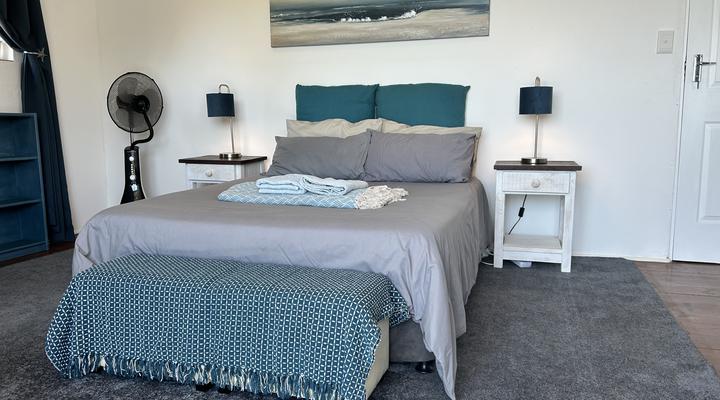 Big Fish Seaside Cottage. Sleeps 10