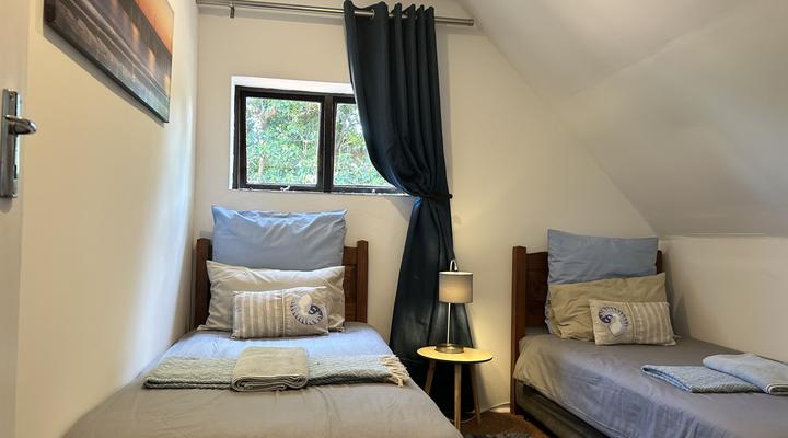 Big Fish Seaside Cottage. Sleeps 10