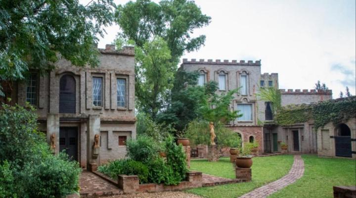 Equeen Inn at Castle Da Angelo