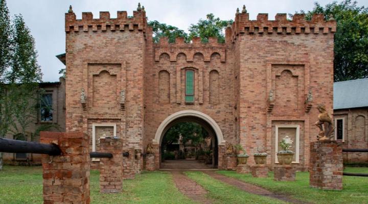 Equeen Inn at Castle Da Angelo