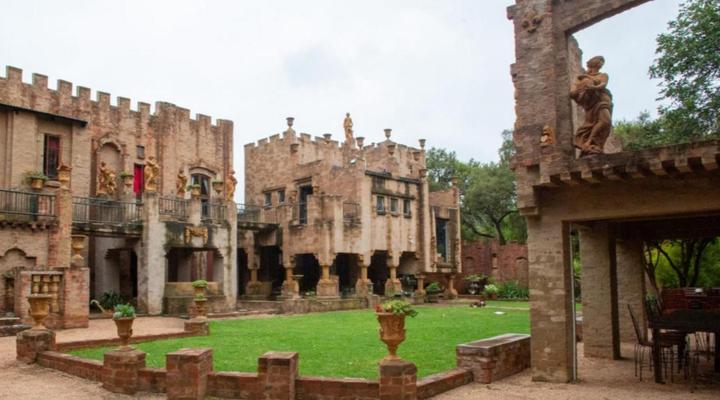 Equeen Inn at Castle Da Angelo