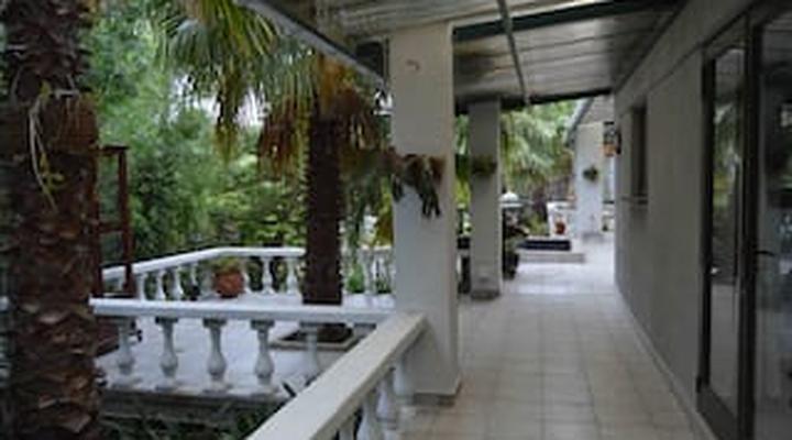 Santika Villa Guesthouse