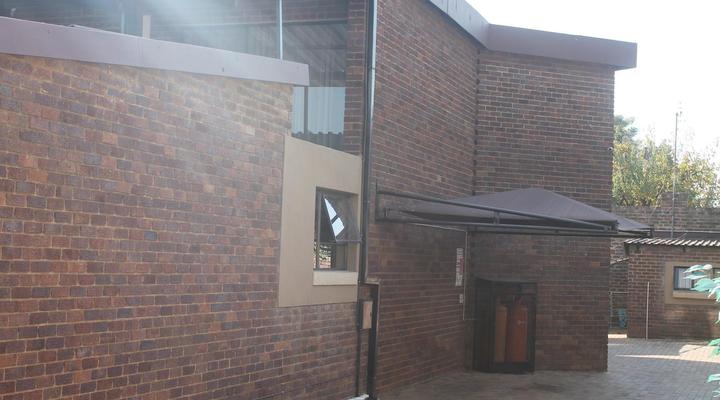 Sleep-Time Guest Lodge