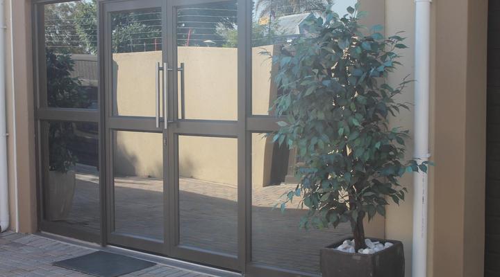 Sleep-Time Guest Lodge