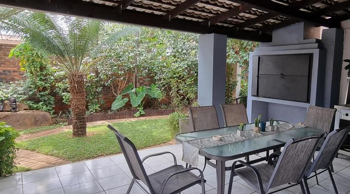 Fourie Street 199 Bed and Breakfast