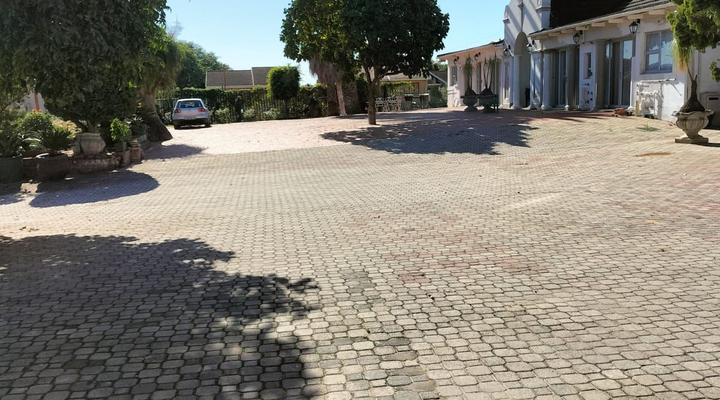 Graaff-Reinet Rd Self-Catering Apartments