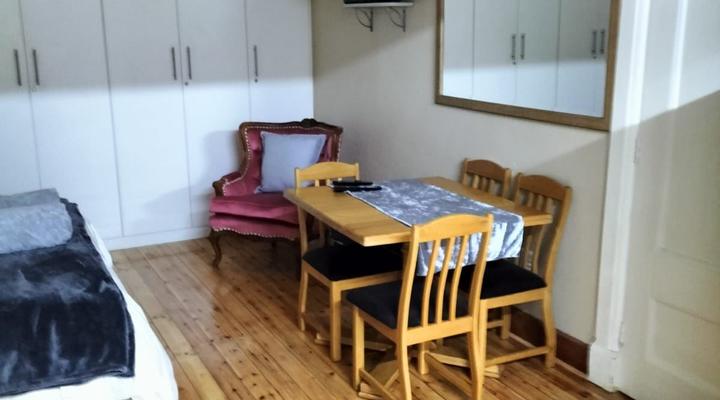 Graaff-Reinet Rd Self-Catering Apartments