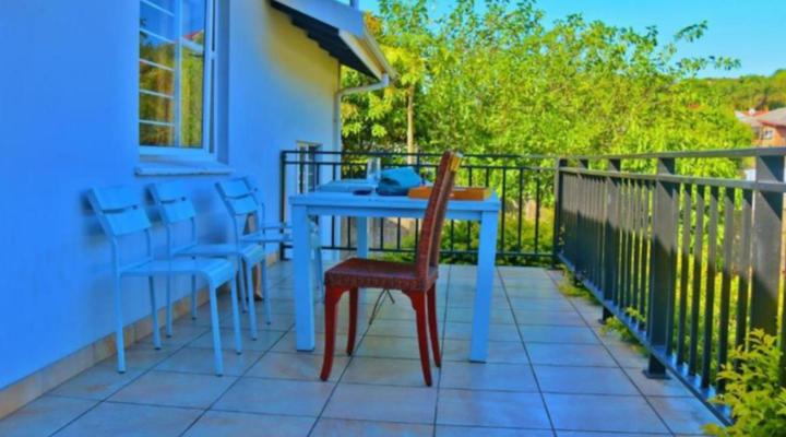 Seas of Ships Guesthouse