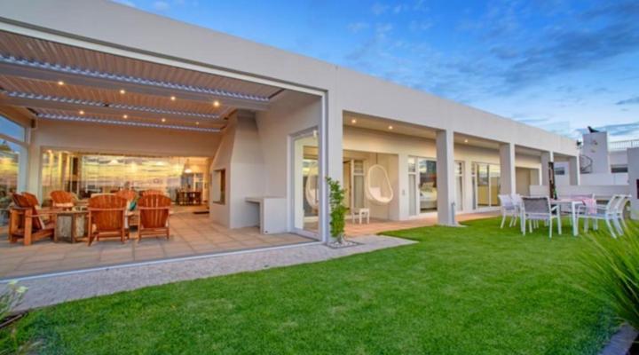 Sensiri Orca Beach House