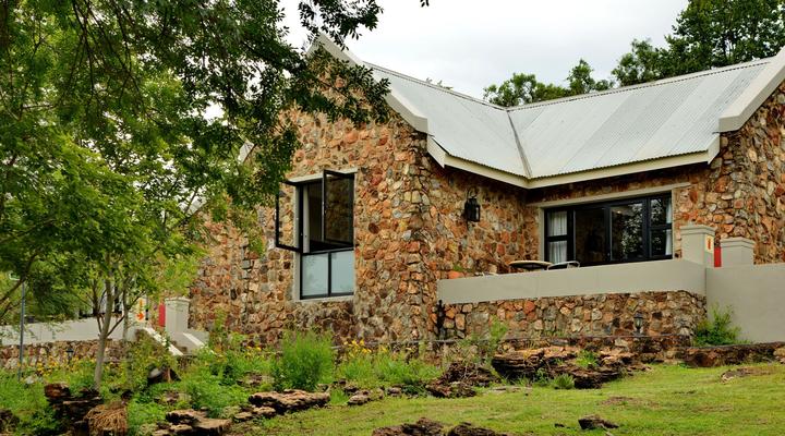 Thanda Manzi Country Hotel