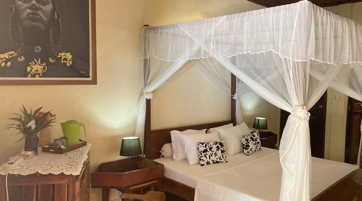 293 on Komba Guest House