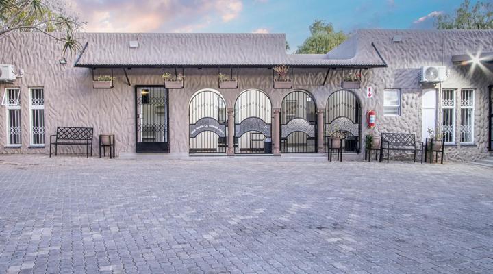 32 on Beardall Street