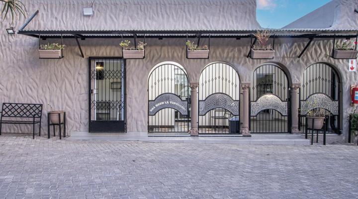 32 on Beardall Street