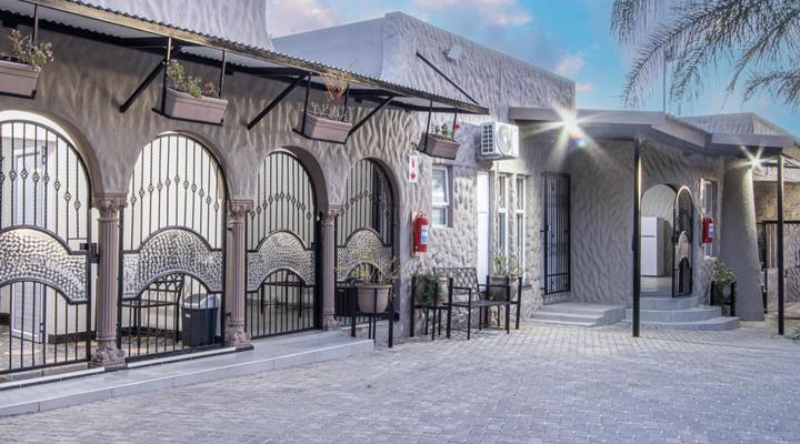 32 on Beardall Street