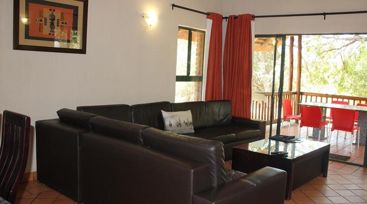 Ekuthuleni River Front Chalet Hoedspruit