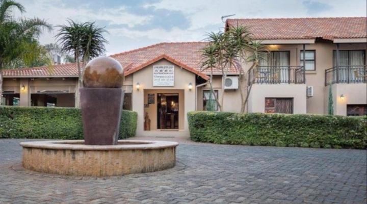 Three Oaks and an Aloe