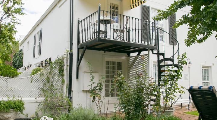 Maison Chablis Guest House