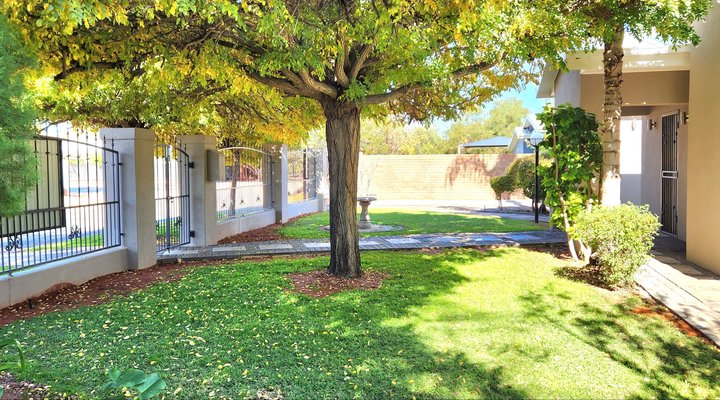 Green Kalahari Guesthouse