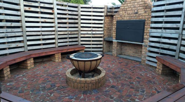 Astoni Guest Lodge ( Twins )