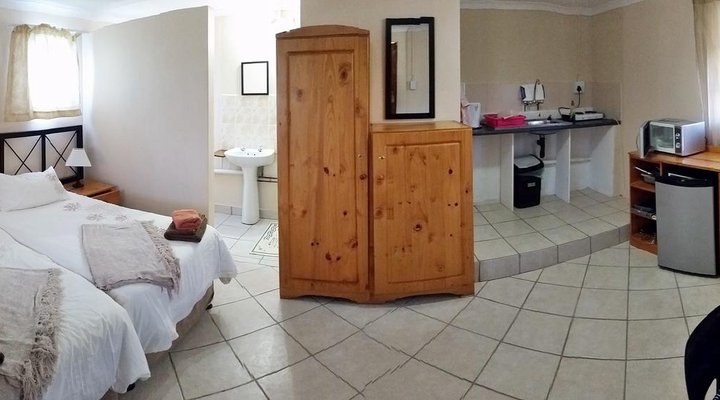 Loebies Guestfarm & Predator Park