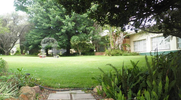 Loebies Guestfarm & Predator Park