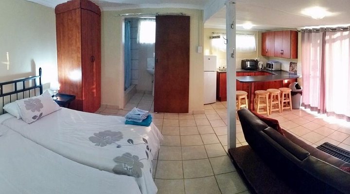 Loebies Guestfarm & Predator Park