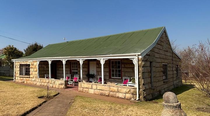 The Old Country House and Cottage