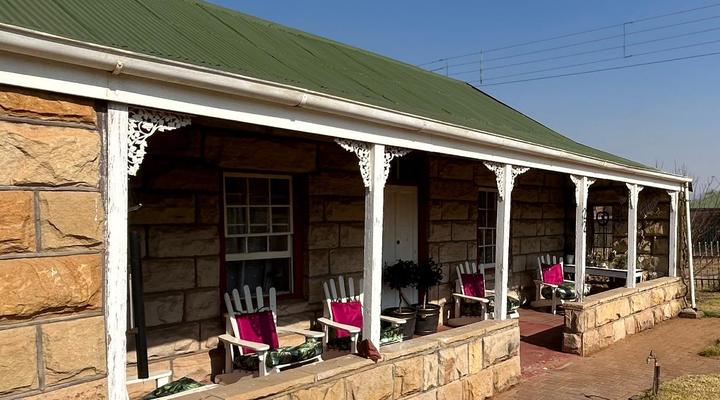 The Old Country House and Cottage