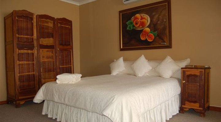 Living Jewels Guest House and Wedding Venue