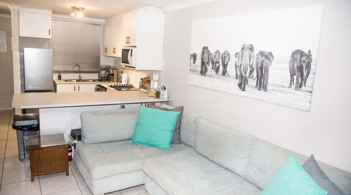 18 Coogee Bay Beachfront Apartment East London